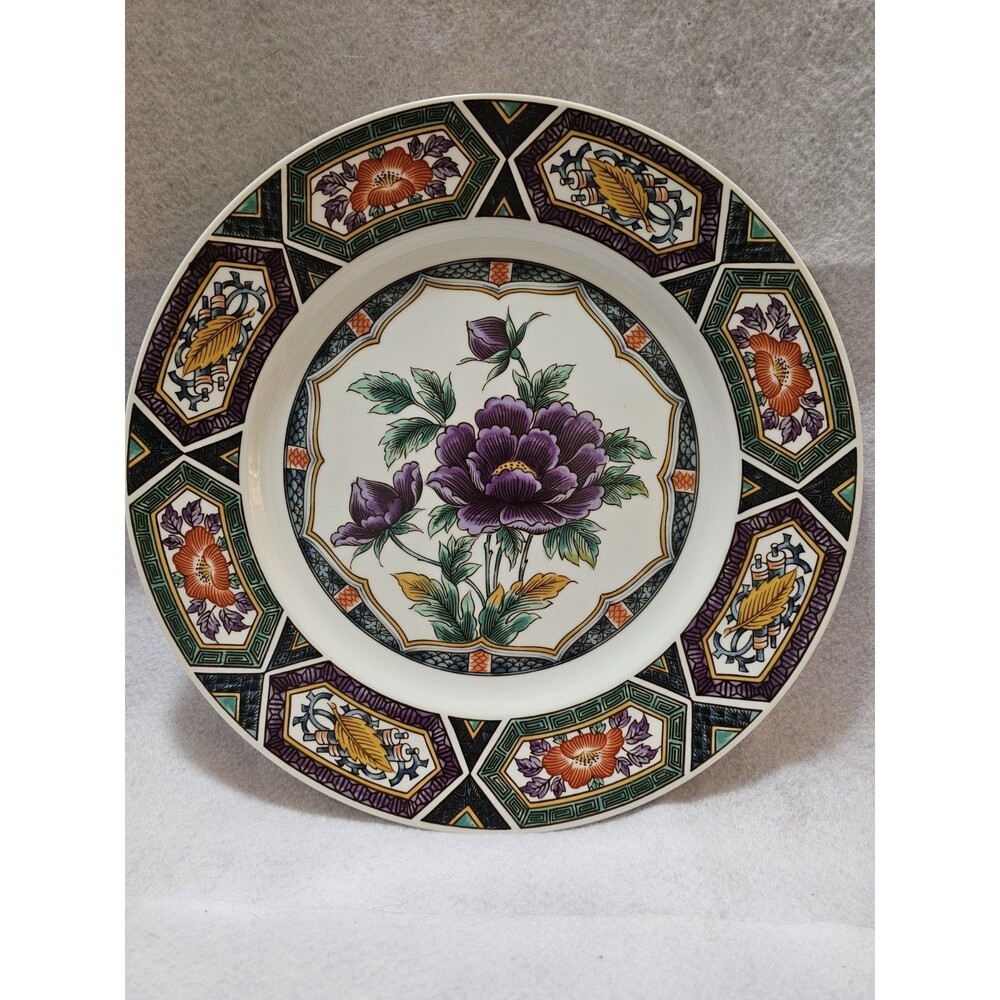 Amethyst Kutani Plates Set Of 8.  Based On Georges Briard Interpretation.